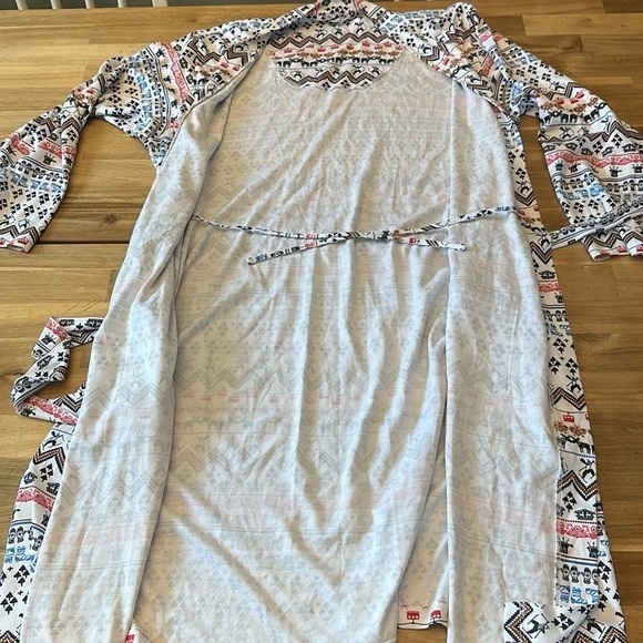 Roller Rabbit Chalet Axel Robe - Picture 7 of 7